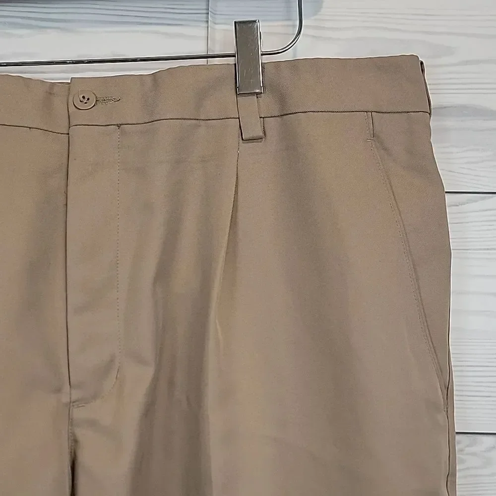 Nike Golf Men's Flat Front Shorts - Tan Size 40